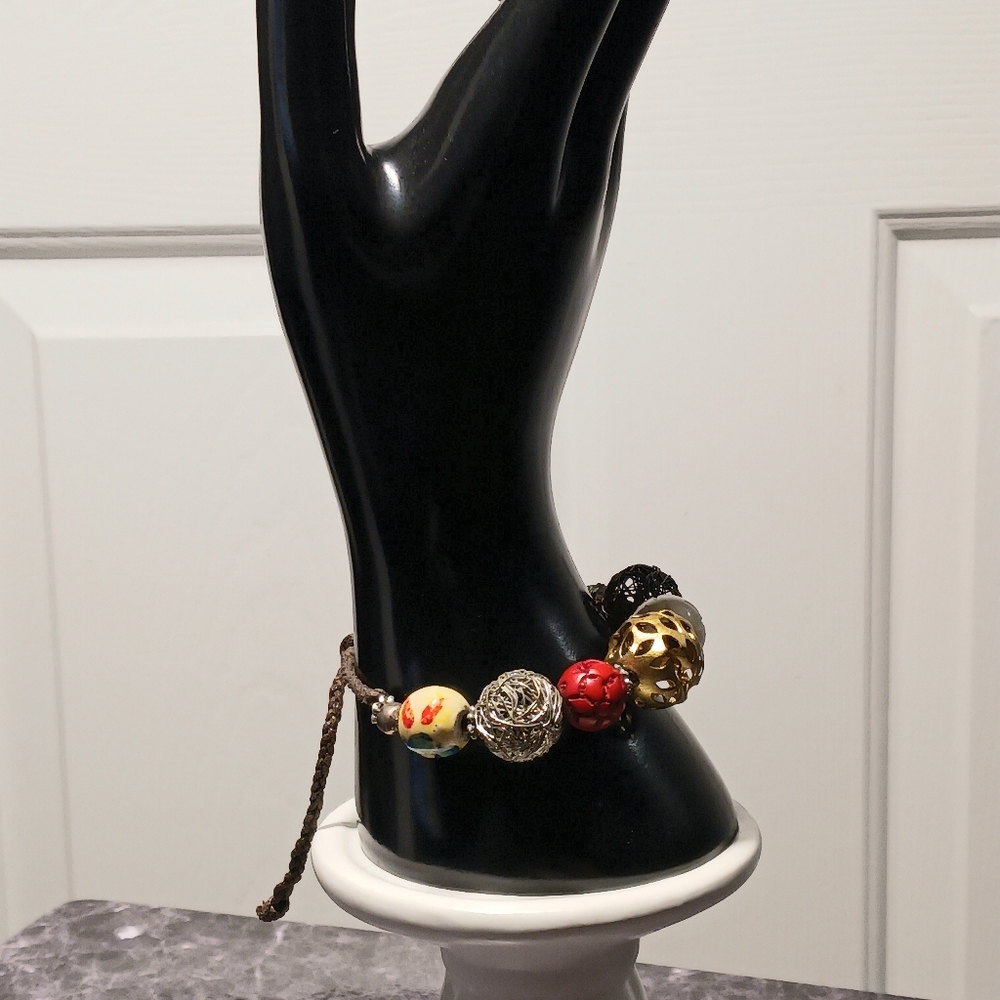 Elegant Gold and Red Beaded Bracelet